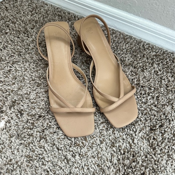 h and m heels - Picture 2 of 3